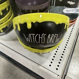- 🕸️Rae Dunn Bubbling Witch’s Brew Bowl🕸️